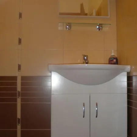 Tornacos Apartmanhaz *