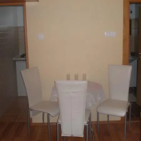 Tornacos Apartmanhaz דירה